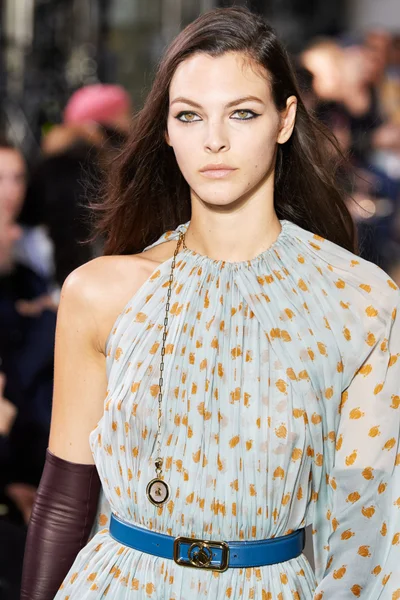 Look 77